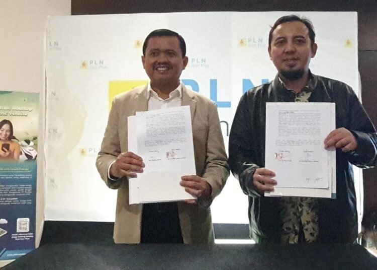 PLN ICON Plus Subholding Beyond kWh dari PT PLN (Persero), dan Pemkab Sumedang kolaborasi dalam pengembangan ekosistem kendaraan listrik di Jawa Barat. (Foto:urbancity.co.id/Pool/Dok.PLN Icon Plus)
