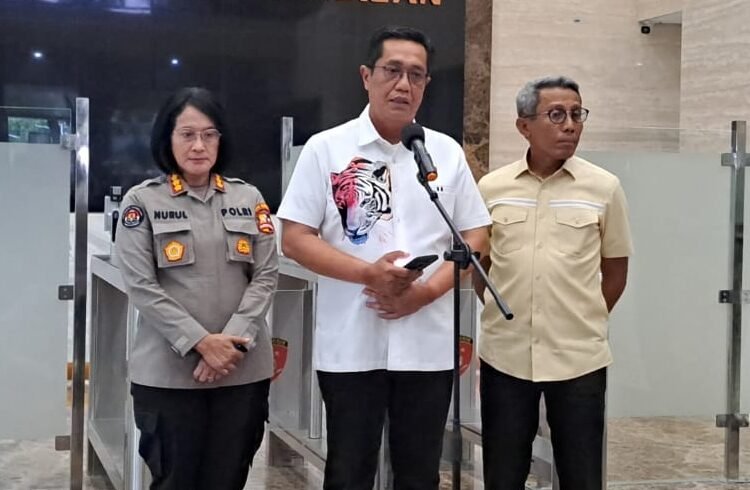 Dirtipidum Bareskrim Polri, Brigjen Pol Djuhandhani Rahardjo Puro saat memberikan keterangan pers. (Foto:urbancity.co.id/Pool/Do.pmjnews/Fajar)