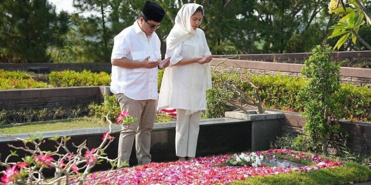 Ziarah Makam Ayah Dinilai Pertanda Erick Thohir Siap Cawapres