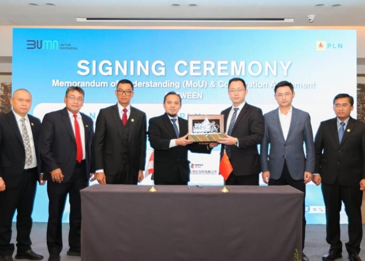 Penandatanganan kerjasama ini PLN Icon Plus dan China Mobile. (Foto:urbancity.co.id/pool/dok.Pln Icon Plus).