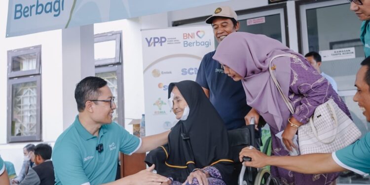 Cegah Kebutaan, BNI Gelar Operasi Katarak di Indonesia Timur