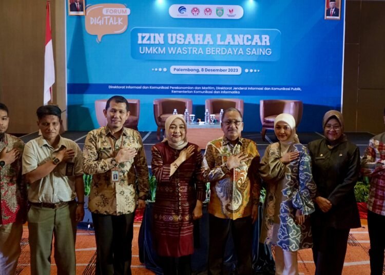 Narasumber bersama pejabat Provinsi Sumatra Selatan pada Forum Digitalk: “Izin Usaha Lancar, UMKM Wastra Berdaya Saing” di Palembang, Sumatra Selatan pada Jumat, 8 Desember 2023
