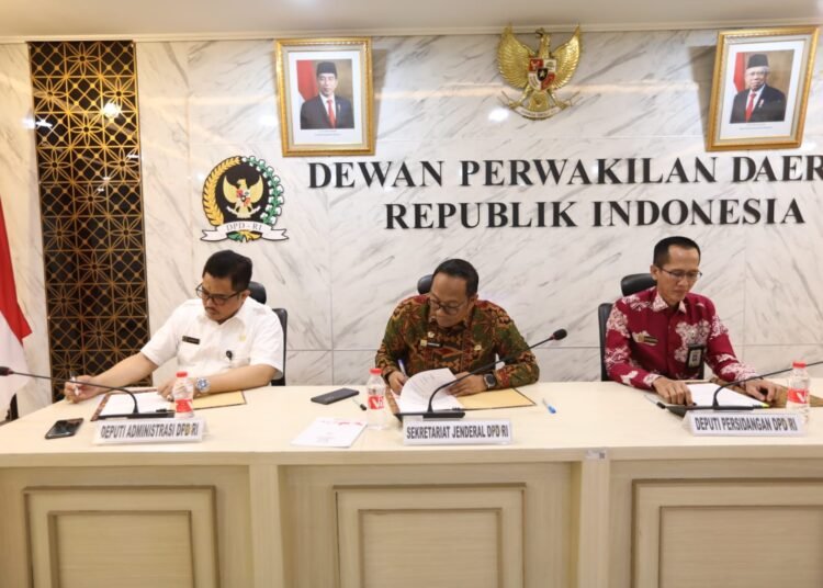 Penandatanganan Perjanjian Kinerja Sekretariat Jenderal (Setjen) DPD RI tahun 2024 di DPD RI, Selasa (19/12/2023). (Foto:urbancity.co.id/pool/dok.DPD RI)