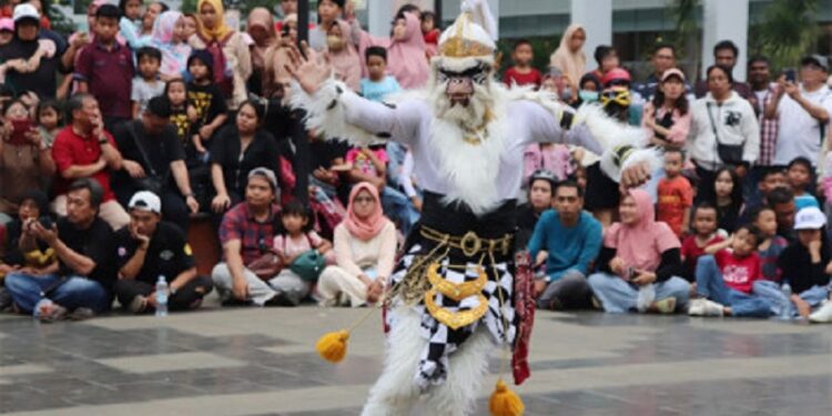 Libur Natal, Pengunjung TMII Membludak Capai 16.500 Wisatawan