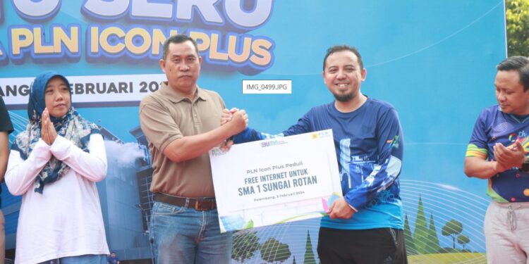 Untuk Indonesia Lebih Cerdas, PLN Icon Plus Beri CSR ke 10 Sekolah di Sumsel
