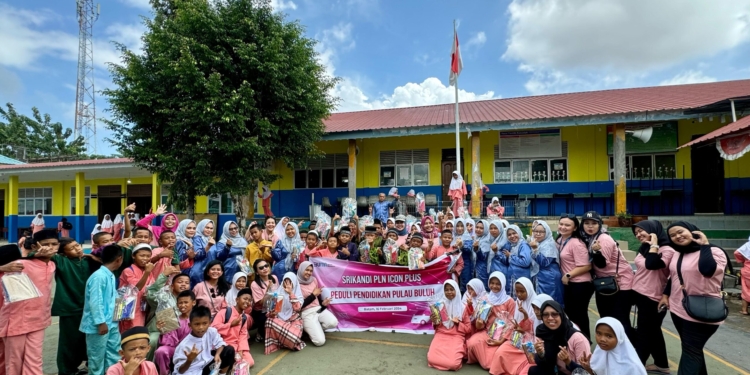 Srikandi PLN Icon Plus Goes To School, Beri Bantuan Edukasi untuk Kemajuan Negeri
