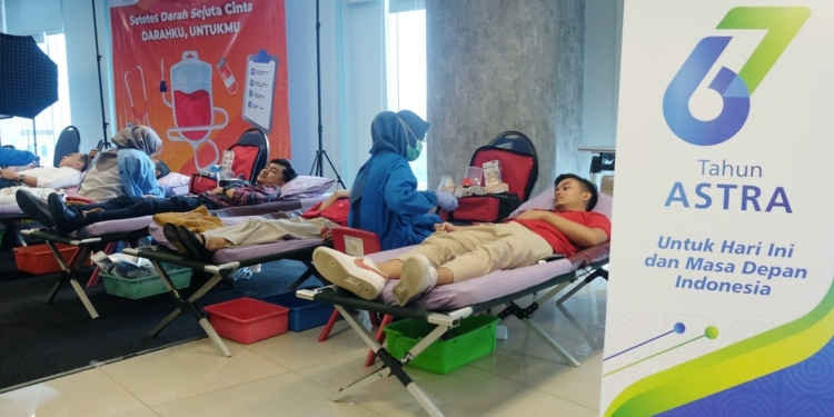 Semarakkan HUT Astra ke-67, FIFGROUP Gelar Kegiatan Donor Darah