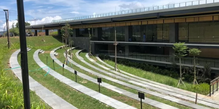 Desain Arsitektur Golo Mori Convention Center Unik Nan Istimewa