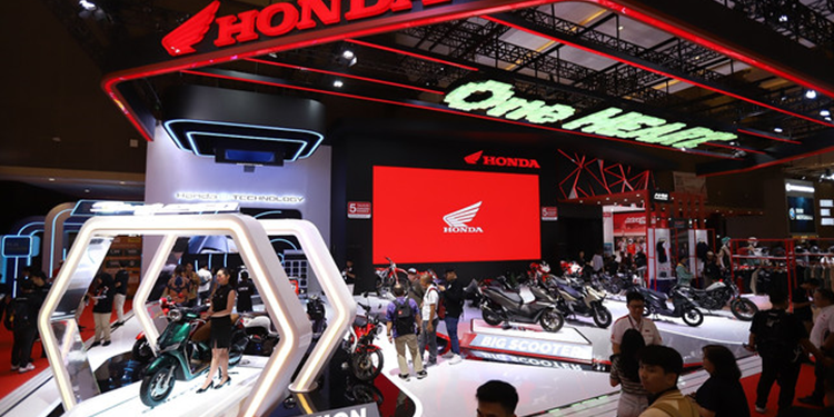 Enam Zona Jajaran Produk Motor Besutan AHM di IIMS 2024