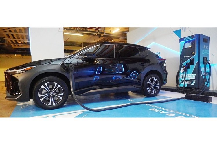 Selain Nyaman, Ini Sederet Keunggulan Mobil Listrik Toyota bZ4X. (Foto: Urbancity.co.id/Pool/Dok. TAM)