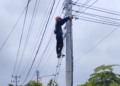 PLN Icon Plus Lakukan Penertiban Kabel FO di Sumedang