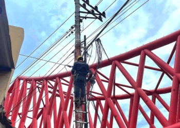 PLN Icon Plus Lakukan Penataan Kabel Fiber Optik di Simpang Joglo Surakarta