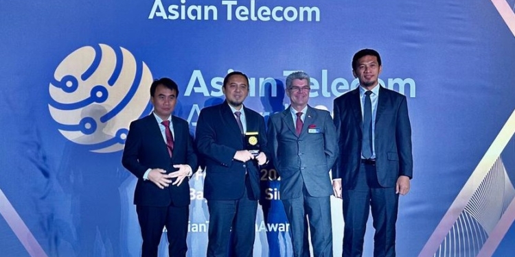 PLN Icon Plus Sabet Broadband Telecom Company of The Year di Ajang Asian Telecom Awards