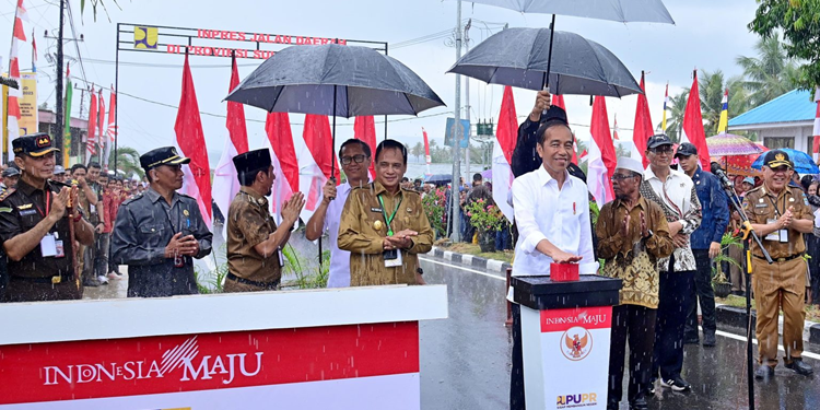 Jokowi Resmikan Jalan 147 KM di Sulteng, Pembangunan Infrastruktur Merata
