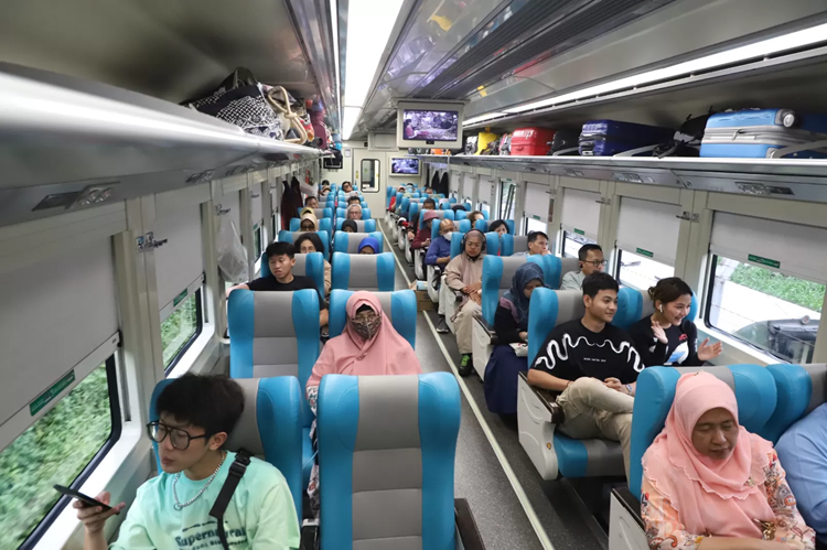 KAI Buka Pemesanan Tiket 24 KA Tambahan Lebaran untuk Tahap I. (Foto: Urbancity.co.id/Pool/Dok. KAI)