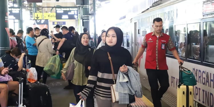 Tips Agar Tidak Ketinggalan Kereta Api Saat Mudik Lebaran 2024