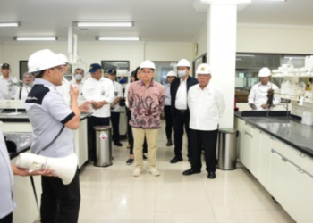 Sambangi Pabrik Cat Propan, Menteri Basuki: Komit Pakai Produk Lokal