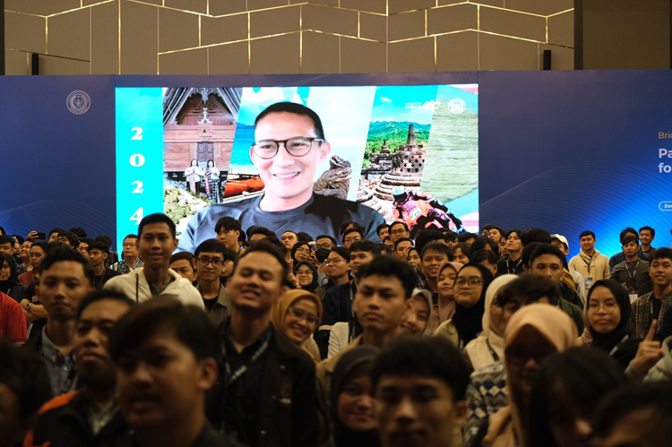 Peminat Keterampilan Digital Membludak, 1.000 Peserta Ikuti Baparekraf Developer Day (BDD) di Bandung. (Foto: Urbancity.co.id/Pool/Dok. Kemenparekraf)