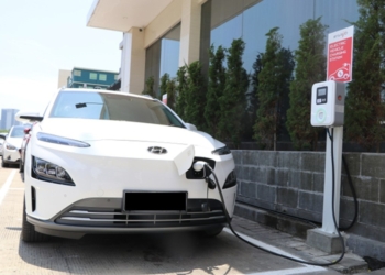 OJK Masih Kaji Premi Asuransi Kendaraan Listrik