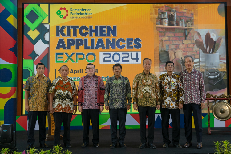 Kitchen Appliances Berbasis Logam Punya Multiplier Effect Besar. (Foto: Urbancity.co.id/Pool/Dok. Kemenperin)