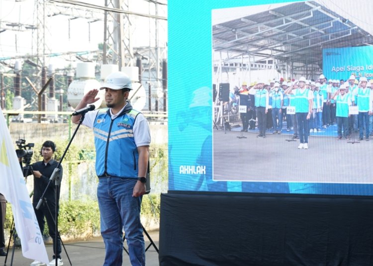 Direktur Utama PLN Icon Plus Ari Rahmat Indra Cahyadi memimpin Apel Siaga Idul Fitri Idul Fitri 1445 H. (Foto:Urbancity.co.id/Pool/Dok. PLN Icon Plus)