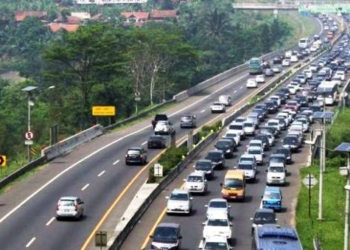 H1 Lebaran Arus Mudik Lewat Jalan Tol Masih Tinggi