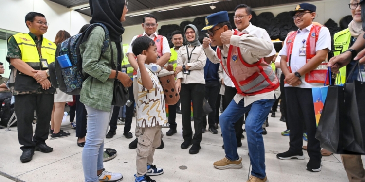Arus Balik, Menhub Minta Runway 2-3 Bandara SHIA Bisa Operasi Bersamaan