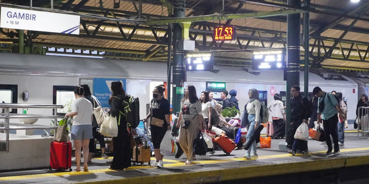 KAI Operasikan 20 Kereta Tambahan Selama Long Weekend Waisak