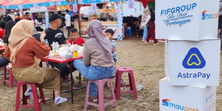 Wisata Kuliner Sambil Penuhi Kebutuhan di Booth FIFGROUP