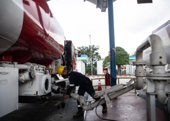 Kilang Pertamina Plaju Genjot Produksi Avtur, Dukung Keberangkatan Haji 2024