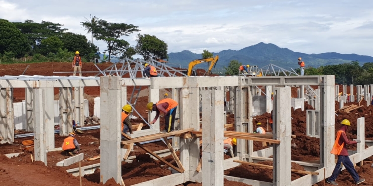 Pemerintah Bangun 301 Rumah Risha-Ruspin untuk Korban Erupsi Gunung Ruang