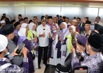 Menhub Tegur Garuda Agar Perbaiki Layanan Haji