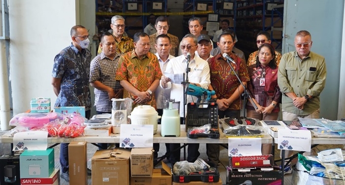 Kemendag Sita Barang Impor Ilegal Senilai Rp40 Miliar di Salah Satu Kawasan Pergudangan di Jakarta Utara