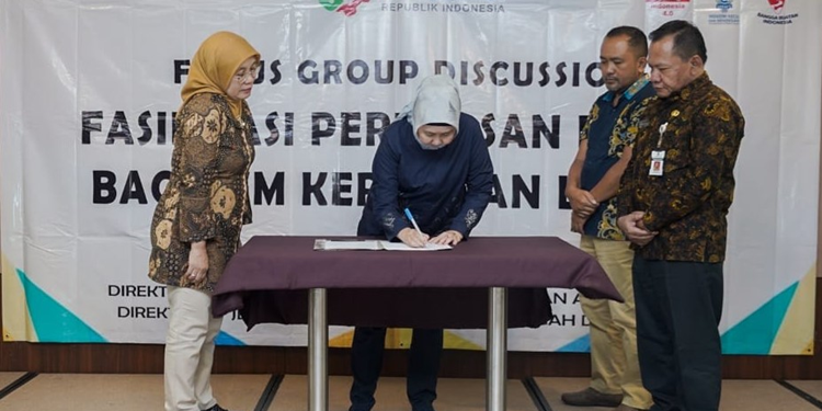 Pacu IKM Kerajinan Logam Tumang Jangkau Pasar Dunia