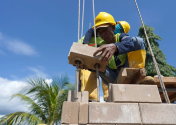 Kurangi Backlog Perumahan, SIG Tawarkan Inovasi Bata Interlock