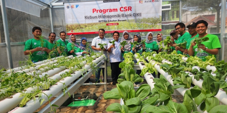 Bank DKI Resmikan Kebun Hidroponik RPTRA Cibubur