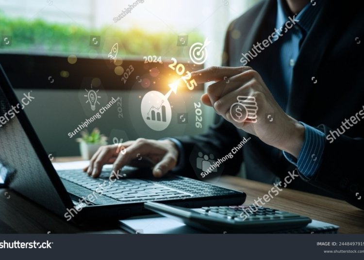 Ilustrasi pinjaman online (Shutterstock)