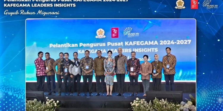 Komisioner OJK Friderica Widyasari Dewi Didapuk Jadi Ketua Keluarga Alumni FEB UGM