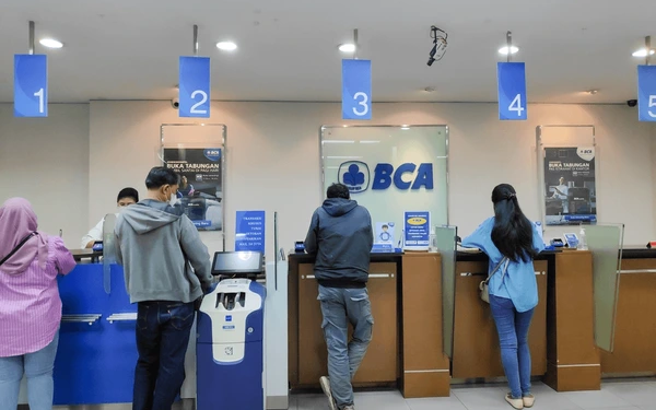 Bank Pilih Kurangi Margin, Tidak Naikkan Bunga