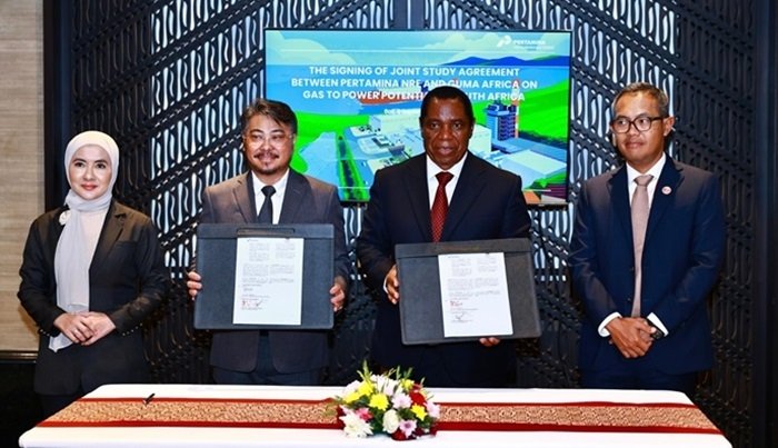 Pertamina New & Renewable Energy (Pertamina NRE) dan Guma melakukan penandatanganan Joint Study Agreement (JSA) atau studi bersama terkait potensi pengembangan gas to power di wilayah Afrika Selatan. Foto: Pertamina