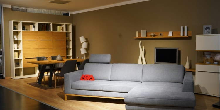 Ilustrasi tiga tempat belanja furnitur.