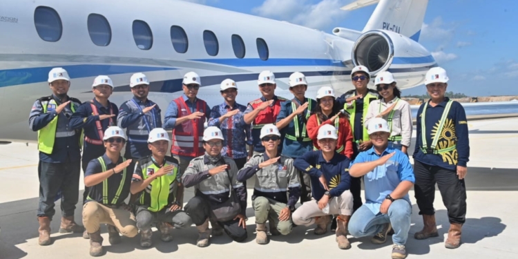 Pesawat Jet Perdana Mendarat di Bandara IKN, Ditumpangi Menhub dan Wamen ATR/BPN