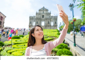 Yang Pelesir ke Luar Negeri Naik, Yang Wisata di Dalam Negeri Turun