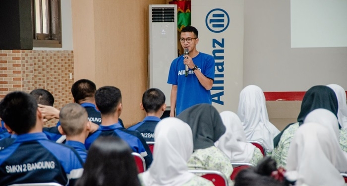 Hari Asuransi Nasional, Allianz Indonesia Beri Literasi Keuangan Bagi Pelaku UMKM dan Siswa SMK di Bandung