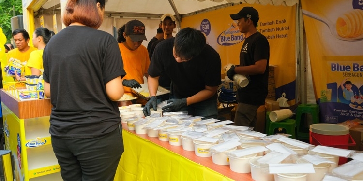 Wujudkan Keberlanjutan, BlueBand Bagikan 10.000 Porsi Sarapan Gratis