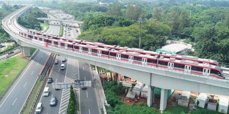 LRT Jabodebek Catat Rekor Penumpang Terbanyak Selama Oktober 2024