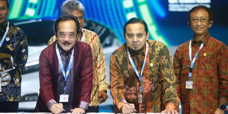 PLN Icon Plus – Indomobil Kolaborasi, Wujudkan Pengembangan Ekosistem Kendaraan Listrik