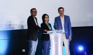 BCA Digital dan Garuda Indonesia meluncurkan kartu debit Garuda x bluDebit Card. Foto: BCA Digital