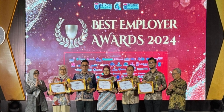 FIFGROUP Terpilih Menjadi Top 5 Graduate Employer Award 2024   