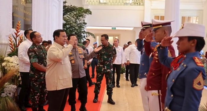 Ingatkan Para Pimpinan TNI-Polri, Prabowo: Rakyat Menuntut Dedikasi yang Tinggi